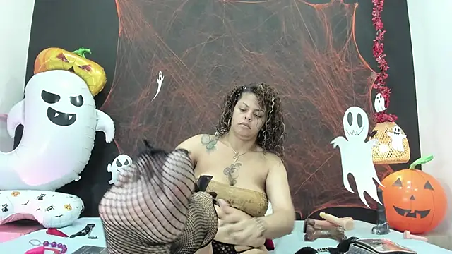 Luna smit08 online show from 10/27/25, 08:10