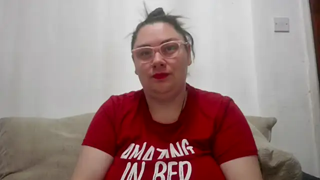 Bustycurves online show from 10/25/25, 10:32