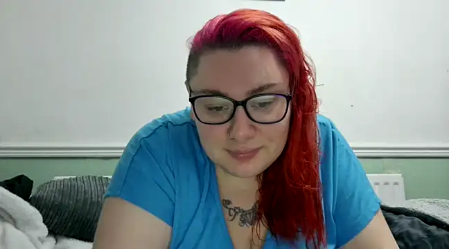 Snapshot of Bustycurves chatting on 12/12/24, 11:39 Bustycurves online show from 12/12/24, 11:39