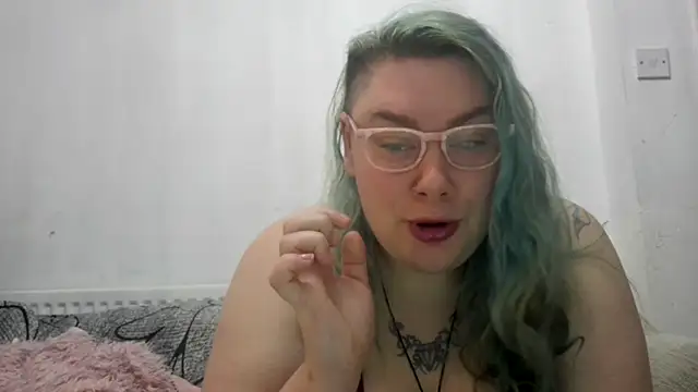 Bustycurves online show from 04/12/26, 01:20