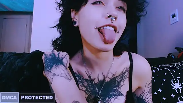 Snapshot of NaughtyLittleFox chatting on 04/26/26, 04:43 NaughtyLittleFox online show from 04/26/26, 04:43