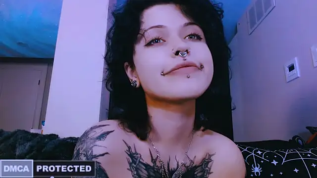 Snapshot of NaughtyLittleFox chatting on 04/28/26, 05:45 NaughtyLittleFox online show from 04/28/26, 05:45