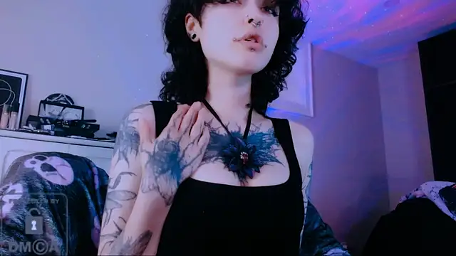 Snapshot of NaughtyLittleFox chatting on 06/20/26, 04:39 NaughtyLittleFox online show from 06/20/26, 04:39