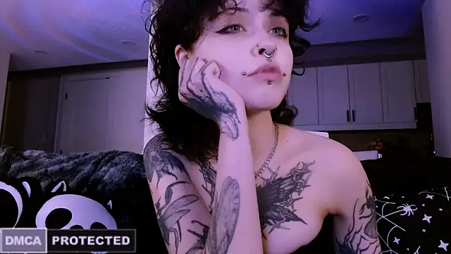 Snapshot of NaughtyLittleFox chatting on 03/21/26, 05:52 NaughtyLittleFox online show from 03/21/26, 05:52