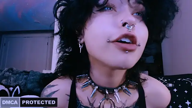 Snapshot of NaughtyLittleFox chatting on 03/30/26, 05:31 NaughtyLittleFox online show from 03/30/26, 05:31