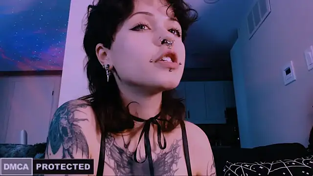 Snapshot of NaughtyLittleFox chatting on 01/16/26, 02:37 NaughtyLittleFox online show from 01/16/26, 02:37