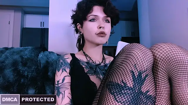 Snapshot of NaughtyLittleFox chatting on 11/06/25, 05:00 NaughtyLittleFox online show from 11/06/25, 05:00