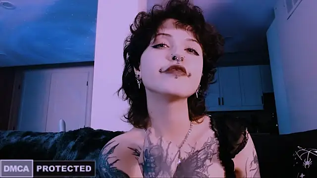 Snapshot of NaughtyLittleFox chatting on 01/19/26, 05:11 NaughtyLittleFox online show from 01/19/26, 05:11