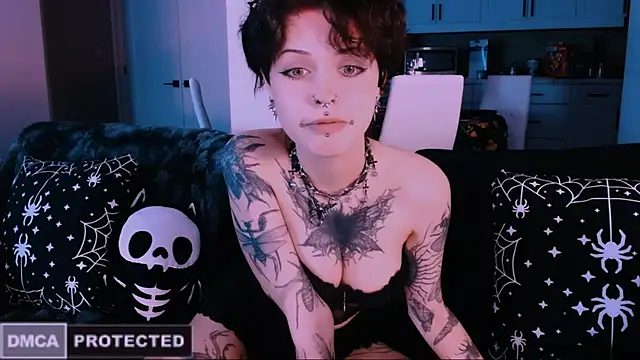 Snapshot of NaughtyLittleFox chatting on 01/14/26, 03:21 NaughtyLittleFox online show from 01/14/26, 03:21