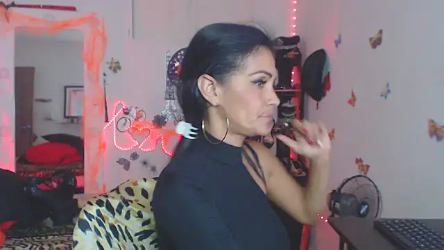 Snapshot of brigitht chatting on 10/17/25, 10:55 brigitht online show from 10/17/25, 10:55