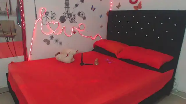 Snapshot of brigitht chatting on 09/28/25, 01:12 brigitht online show from 09/28/25, 01:12