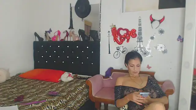 Snapshot of brigitht chatting on 05/06/26, 02:26 brigitht online show from 05/06/26, 02:26