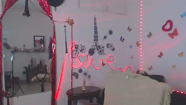Snapshot of brigitht chatting on 09/27/25, 10:21 brigitht online show from 09/27/25, 10:21