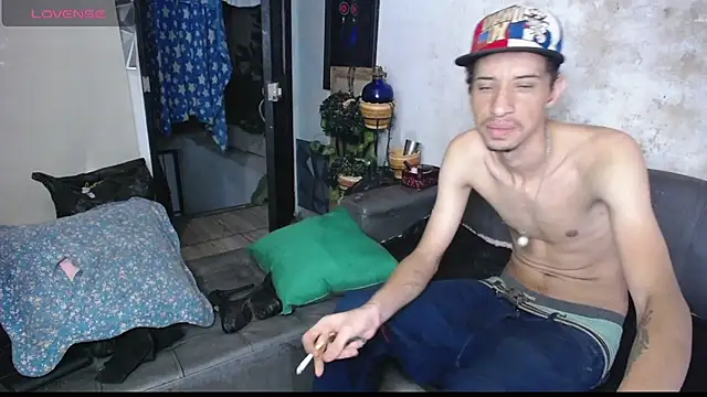 Snapshot of master_and_sumisse chatting on 11/13/25, 02:15 master and sumisse online show from 11/13/25, 02:15