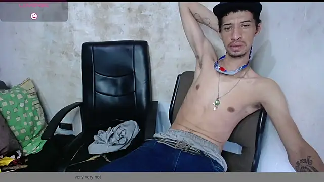 Snapshot of master_and_sumisse chatting on 12/01/25, 11:38 master and sumisse online show from 12/01/25, 11:38