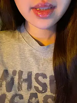 minmin2kk5 online show from 04/19/26, 03:46