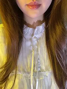 minmin2kk5 online show from 05/10/26, 07:01