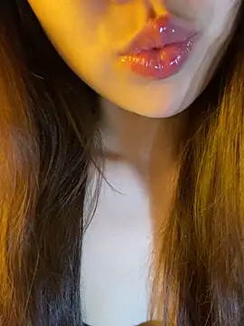 minmin2kk5 online show from 04/11/26, 07:05