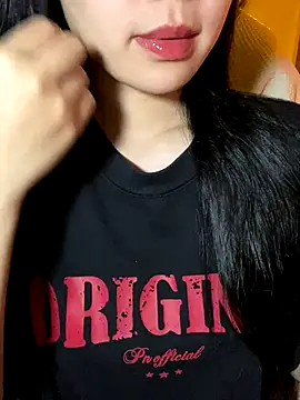 minmin2kk5 online show from 11/18/25, 02:31