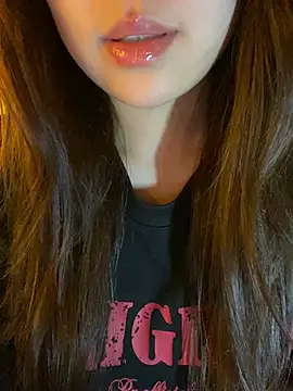 minmin2kk5 online show from 04/18/26, 03:47