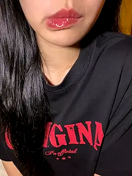 minmin2kk5 online show from 11/15/25, 05:28