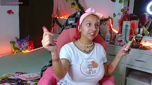 Littlerouse  online show from 12/19/25, 10:34