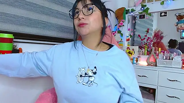 Snapshot of Littlerouse_ chatting on 01/07/25, 01:06 Littlerouse online show from 01/07/25, 01:06