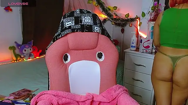 Littlerouse  online show from 12/21/25, 10:54