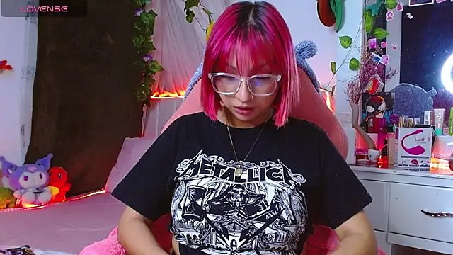 Littlerouse  online show from 11/15/25, 01:53