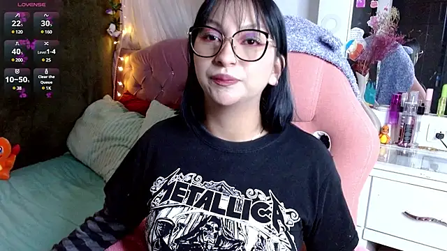 Snapshot of Littlerouse_ chatting on 03/20/25, 04:51 Littlerouse online show from 03/20/25, 04:51