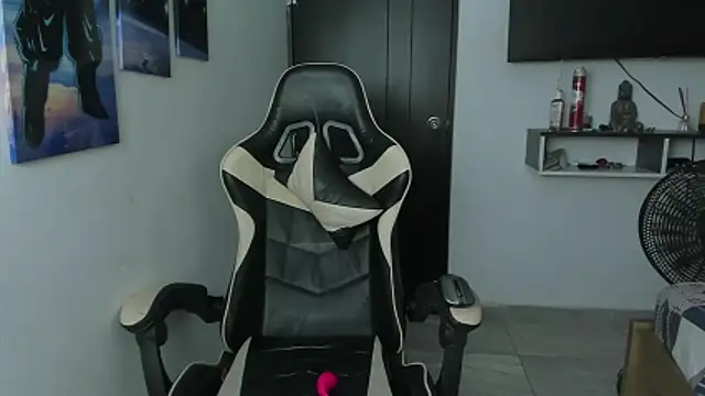 Snapshot of naomi_berckley chatting on 01/06/26, 09:57 naomi berckley online show from 01/06/26, 09:57