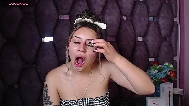 Snapshot of celeste_blue69 chatting on 02/09/25, 07:48 celeste blue69 online show from 02/09/25, 07:48
