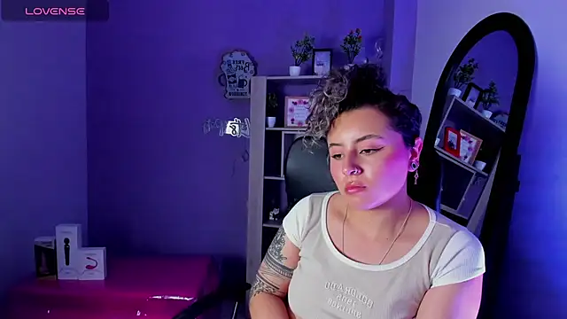 Snapshot of celeste_blue69 chatting on 03/18/25, 09:01 celeste blue69 online show from 03/18/25, 09:01