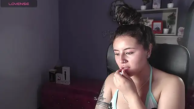 Snapshot of celeste_blue69 chatting on 03/01/25, 08:23 celeste blue69 online show from 03/01/25, 08:23