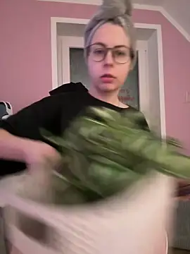 Livewithlucy online show from 03/11/26, 07:02