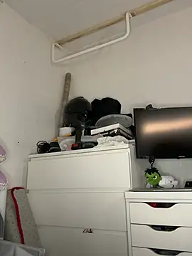 Snapshot of Livewithlucy chatting on 02/09/25, 09:47 Livewithlucy online show from 02/09/25, 09:47