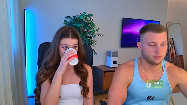 Snapshot of Jony_and_Jessica chatting on 06/17/26, 04:45 Jony and Jessica online show from 06/17/26, 04:45