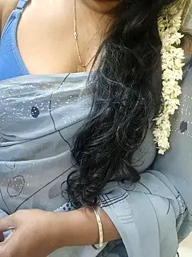 Janavi-janu online show from 10/13/25, 12:18