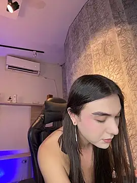 Snapshot of saracaball_ chatting on 07/19/26, 07:06 saracaball online show from 07/19/26, 07:06
