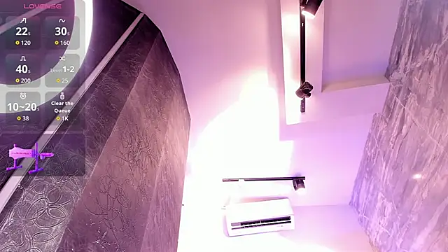 saracaball  online show from 12/15/25, 09:04