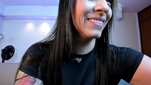 Snapshot of violet_scott chatting on 10/13/25, 11:34 violet scott online show from 10/13/25, 11:34