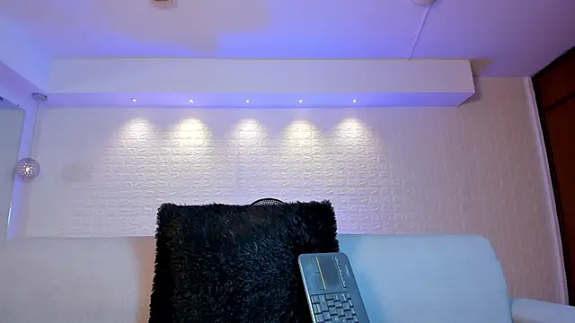 Snapshot of violet_scott chatting on 03/21/25, 05:23 violet scott online show from 03/21/25, 05:23