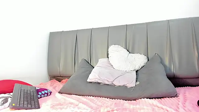 Snapshot of Cherllynn chatting on 02/06/25, 04:36 Cherllynn online show from 02/06/25, 04:36