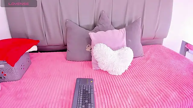 Cherllynn online show from 10/23/25, 03:32