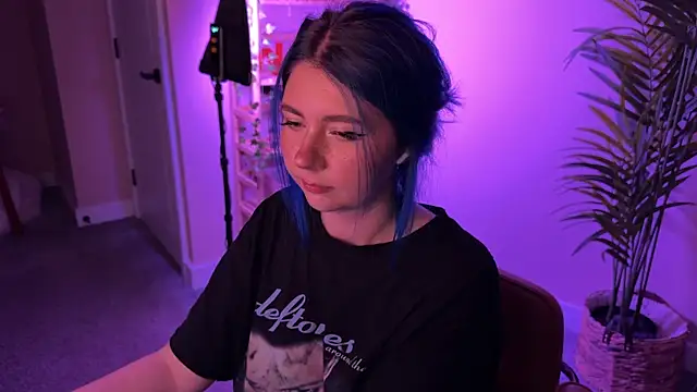 Snapshot of _vixenp chatting on 11/30/25, 06:19 vixenp online show from 11/30/25, 06:19