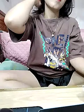 cream1299 online show from 10/30/25, 08:17