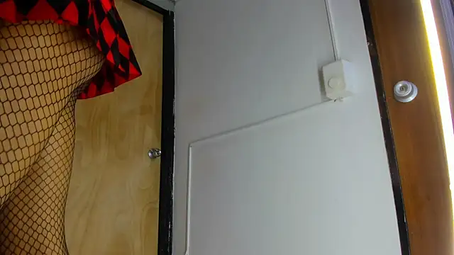 Snapshot of Camille_Cedrik chatting on 10/31/25, 09:11 Camille Cedrik online show from 10/31/25, 09:11