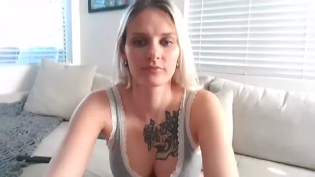 BonnieBazz online show from 12/02/24, 11:13