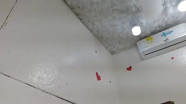 camilavagina24 online show from 12/18/25, 10:57