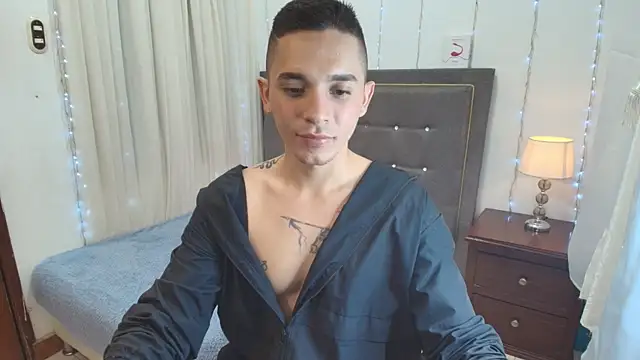 Snapshot of andeerr_ chatting on 03/05/25, 08:10 andeerr  online show from 03/05/25, 08:10